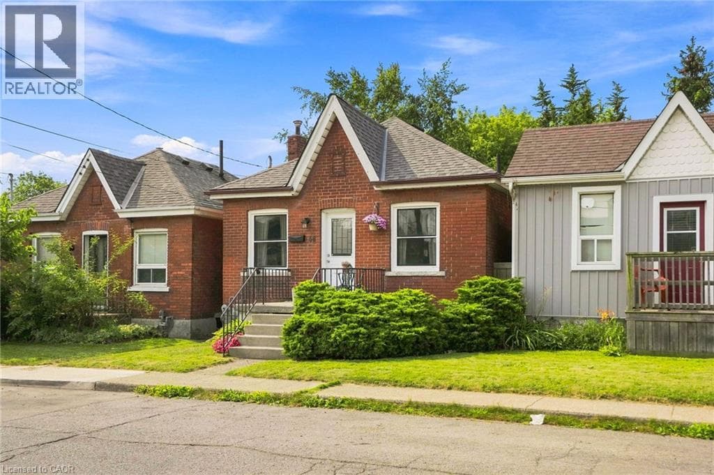 Single Family at 58 EDINBURGH Avenue, Hamilton, Ontario - Photo 7 - RE/MAX Garden City Realty
