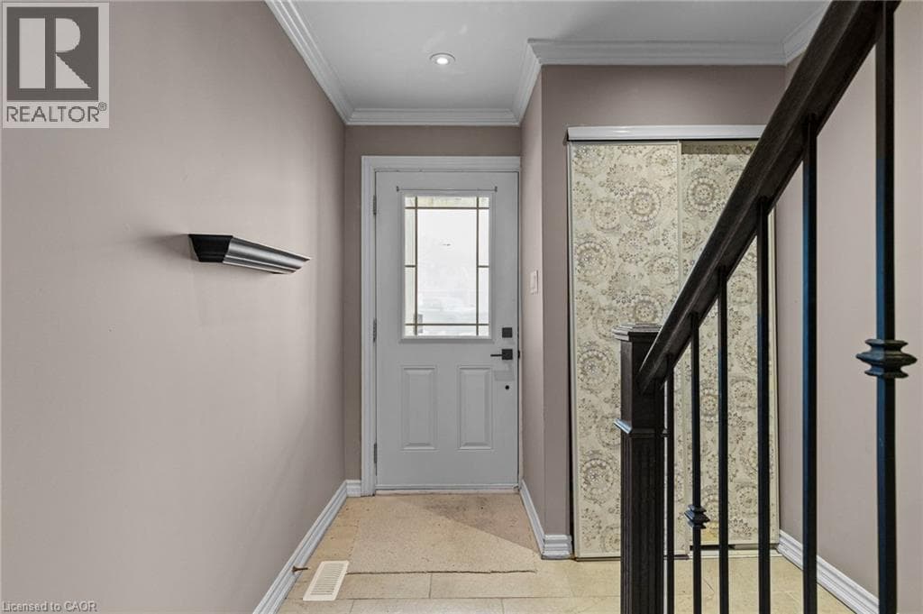 Single Family at 12- 12 LANKIN Boulevard, Orillia, Ontario - Photo 6 - RE/MAX Garden City Realty