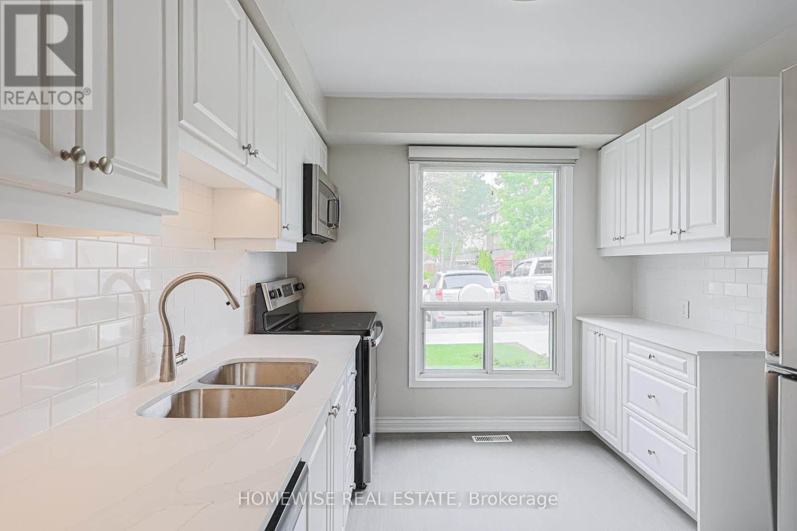 Single Family at 25- 560 Waverly Street, Oshawa (McLaughlin), Ontario - Photo 2 - RE/MAX Garden City Realty