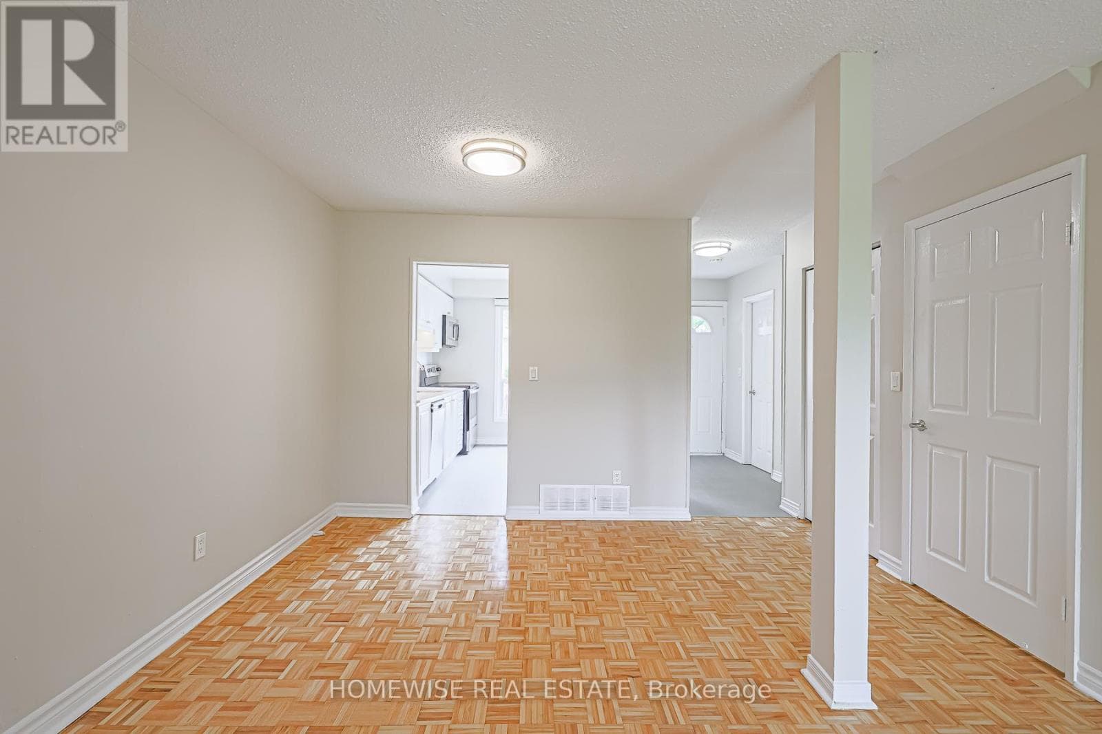 Single Family at 25- 560 Waverly Street, Oshawa (McLaughlin), Ontario - Photo 4 - RE/MAX Garden City Realty