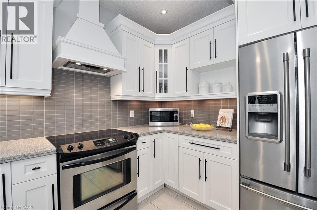 Single Family at 3 LOCKWOOD Street, Cambridge, Ontario - Photo 9 - RE/MAX Garden City Realty