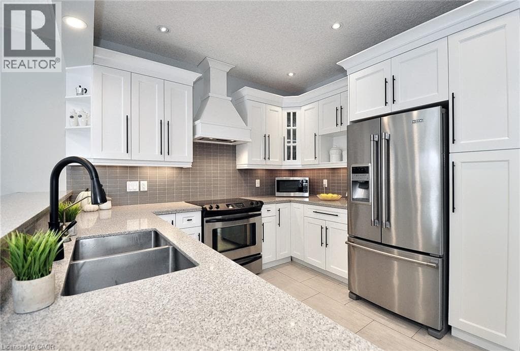 Single Family at 3 LOCKWOOD Street, Cambridge, Ontario - Photo 7 - RE/MAX Garden City Realty