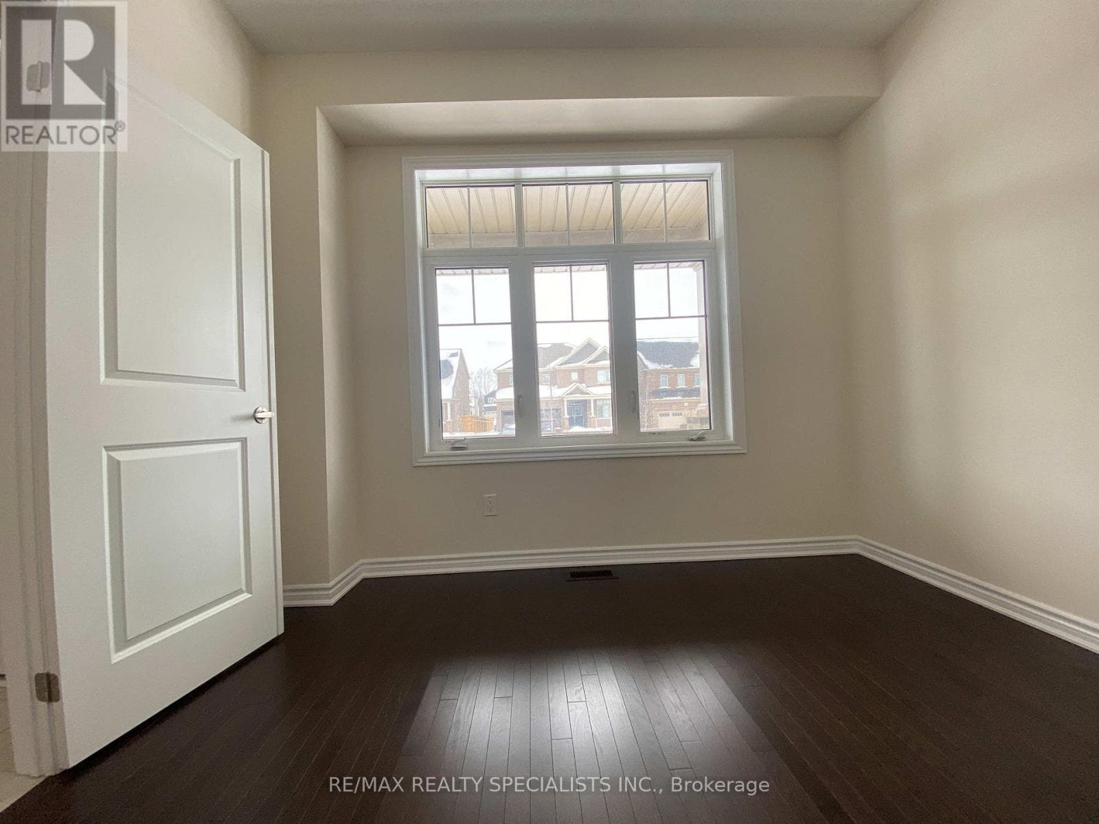 Single Family at 17 Oriole Crescent, Port Colborne (Main Street), Ontario - Photo 5 - RE/MAX Garden City Realty