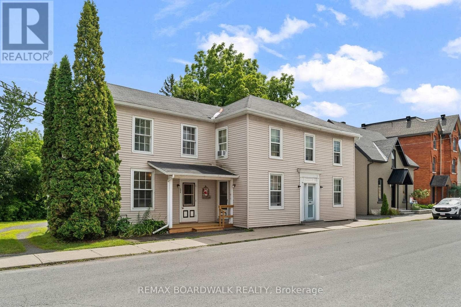 110-114 Clothier Street