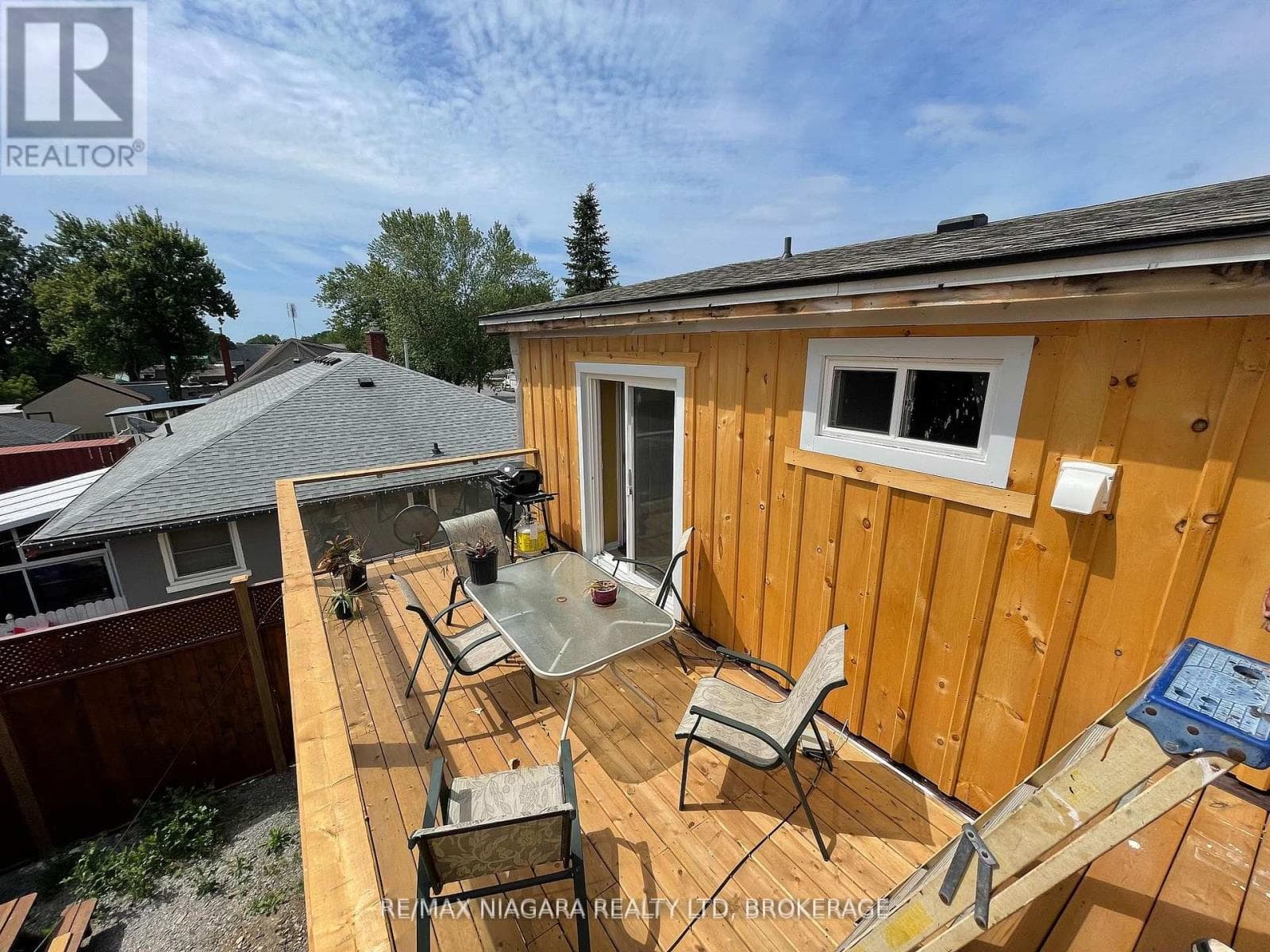 Single Family at 335 Wellington Street, Port Colborne (Killaly East), Ontario - Photo 3 - RE/MAX Garden City Realty