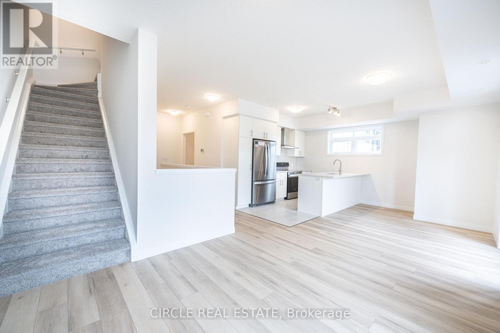 Single Family at 53 Thatcher Drive, Guelph (Kortright East), Ontario - Photo 5 - RE/MAX Garden City Realty