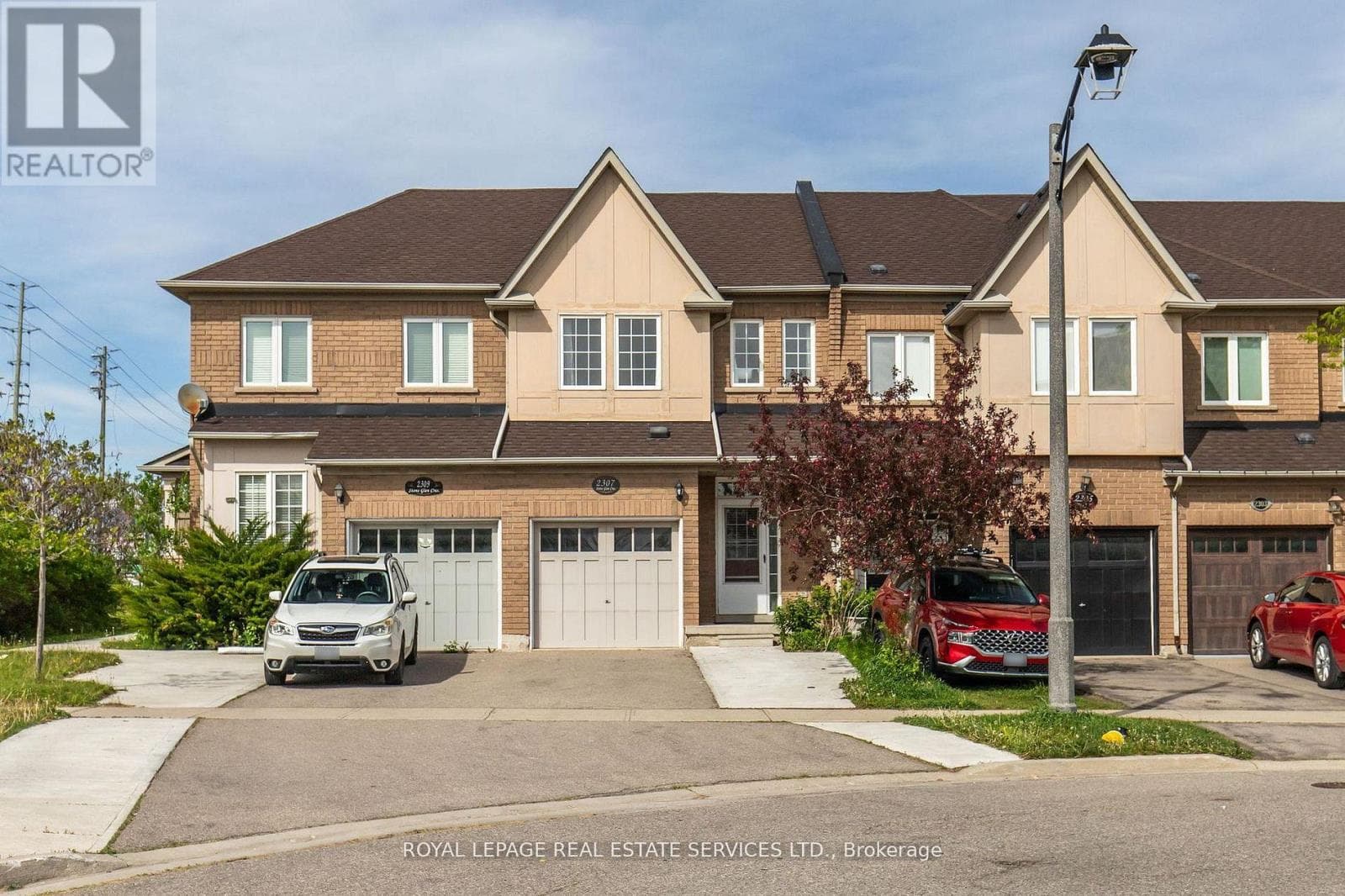 2307 Stone Glen Crescent