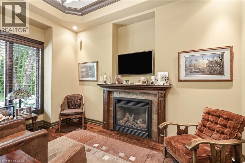 Single Family at 5- 143 LAKE Street, Grimsby, Ontario - Photo 6 - RE/MAX Garden City Realty
