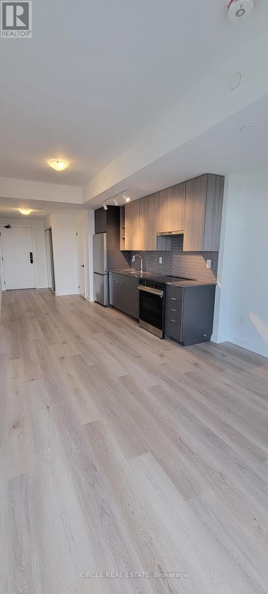 Single Family at 1711- 2075 Lakeshore Road, Burlington (Brant), Ontario - Photo 10 - RE/MAX Garden City Realty