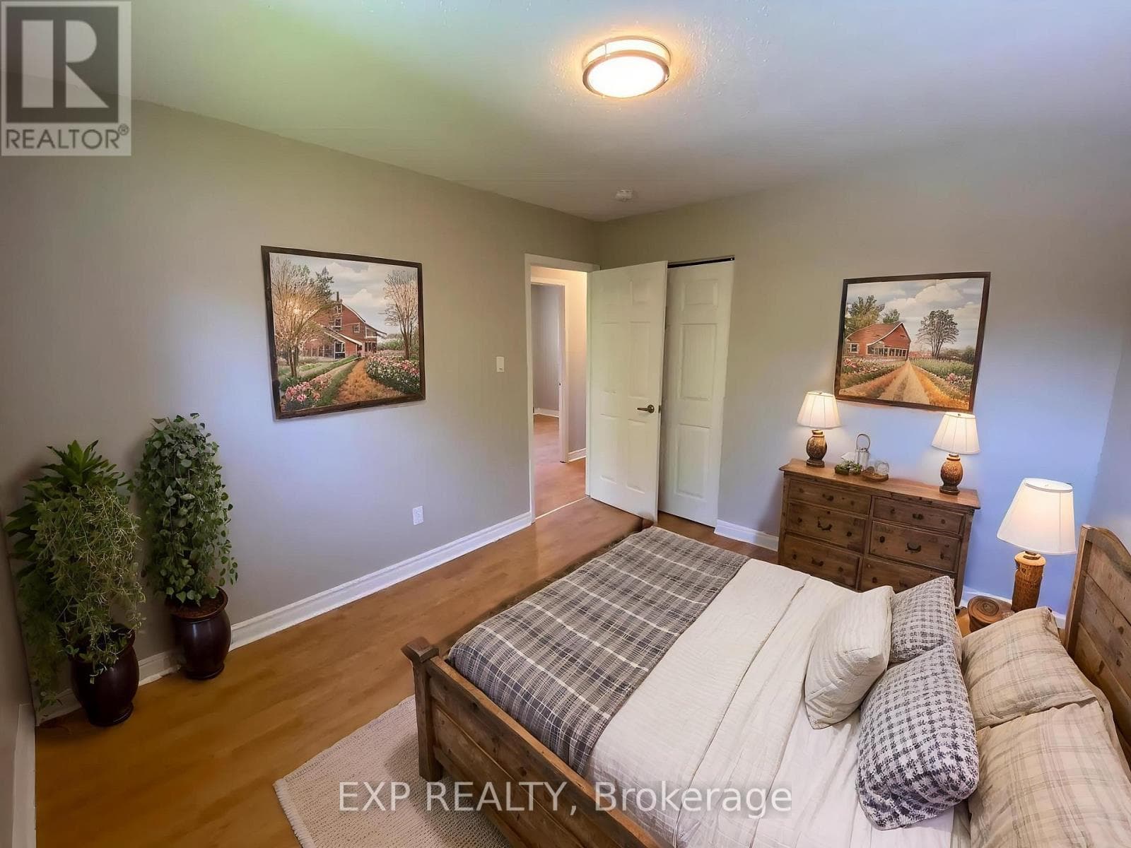Single Family at Upper- 92 Leaside Drive, Welland (N. Welland), Ontario - Photo 6 - RE/MAX Garden City Realty