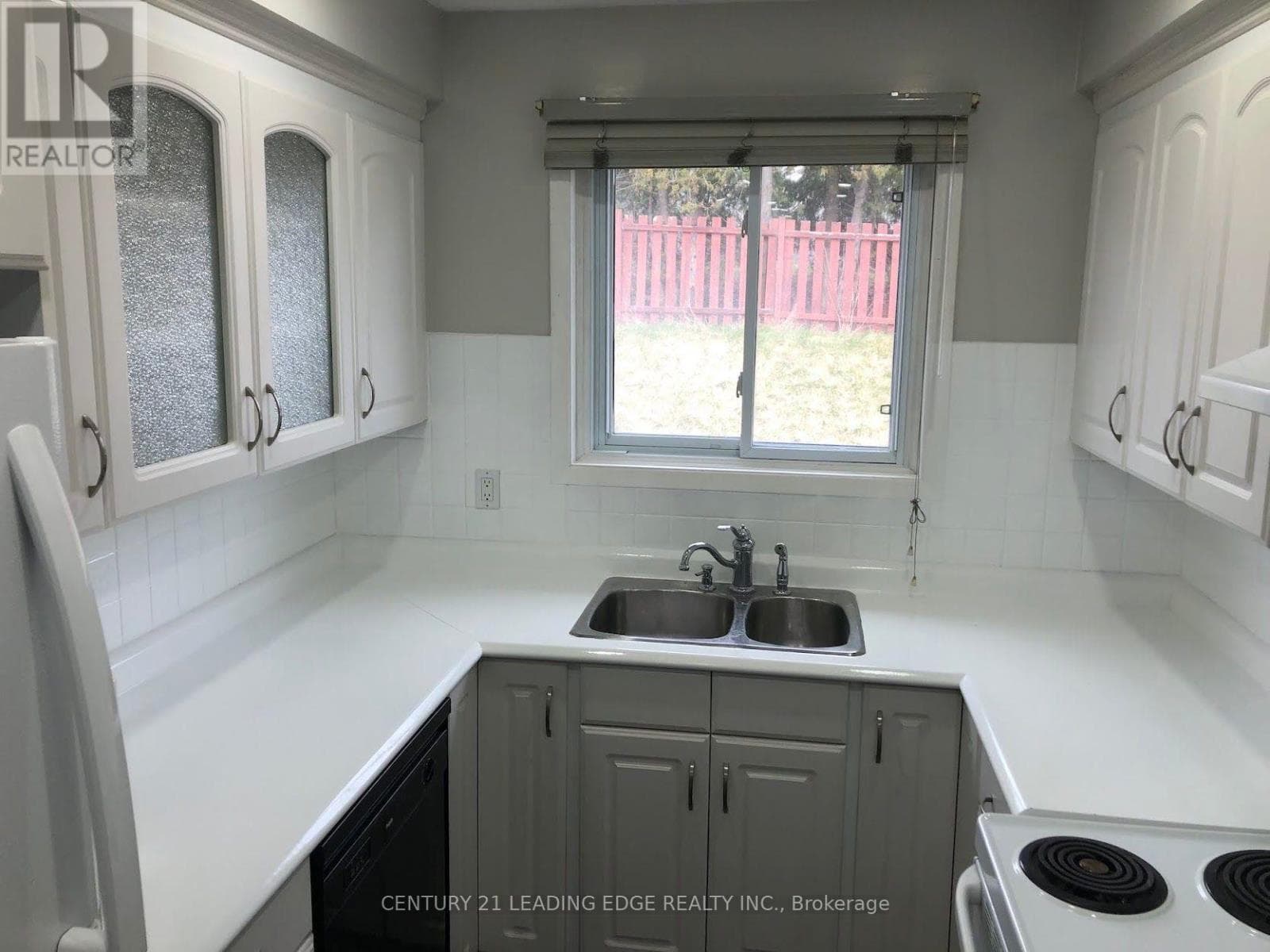 Single Family at 1- 699 Attersley Drive, Oshawa (Pinecrest), Ontario - Photo 6 - RE/MAX Garden City Realty