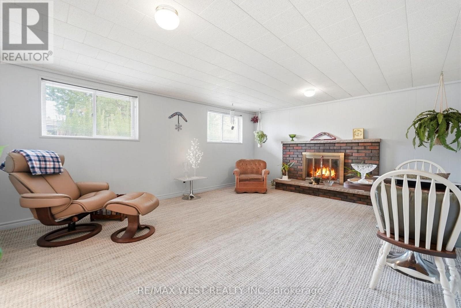 Single Family at 491 Shannon Crescent, Burlington (Appleby), Ontario - Photo 7 - RE/MAX Garden City Realty