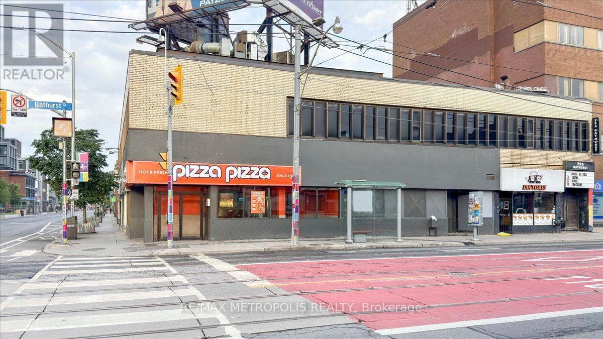 558 BLOOR ST Street