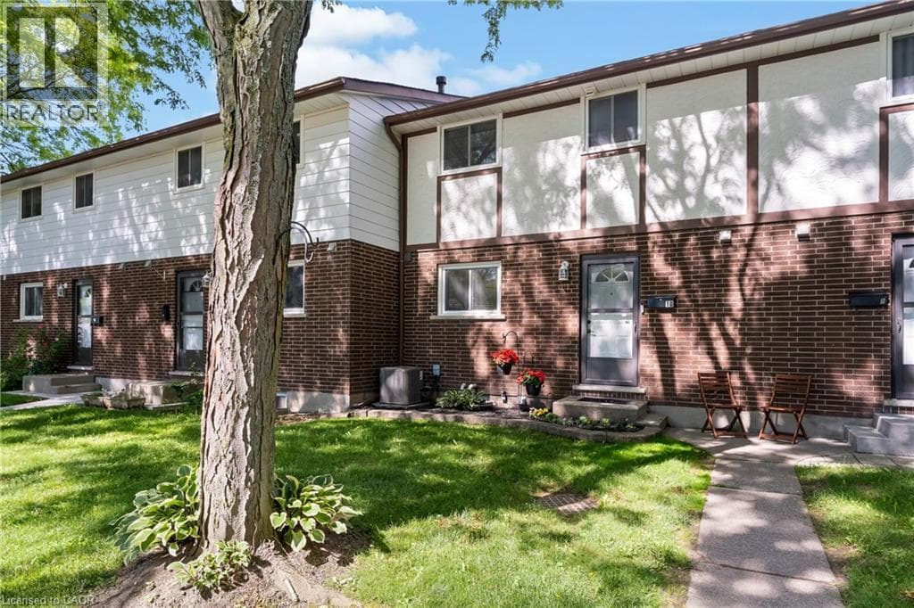 Single Family at 10- 3322 ADDISON Avenue, Niagara Falls, Ontario - Photo 2 - RE/MAX Garden City Realty