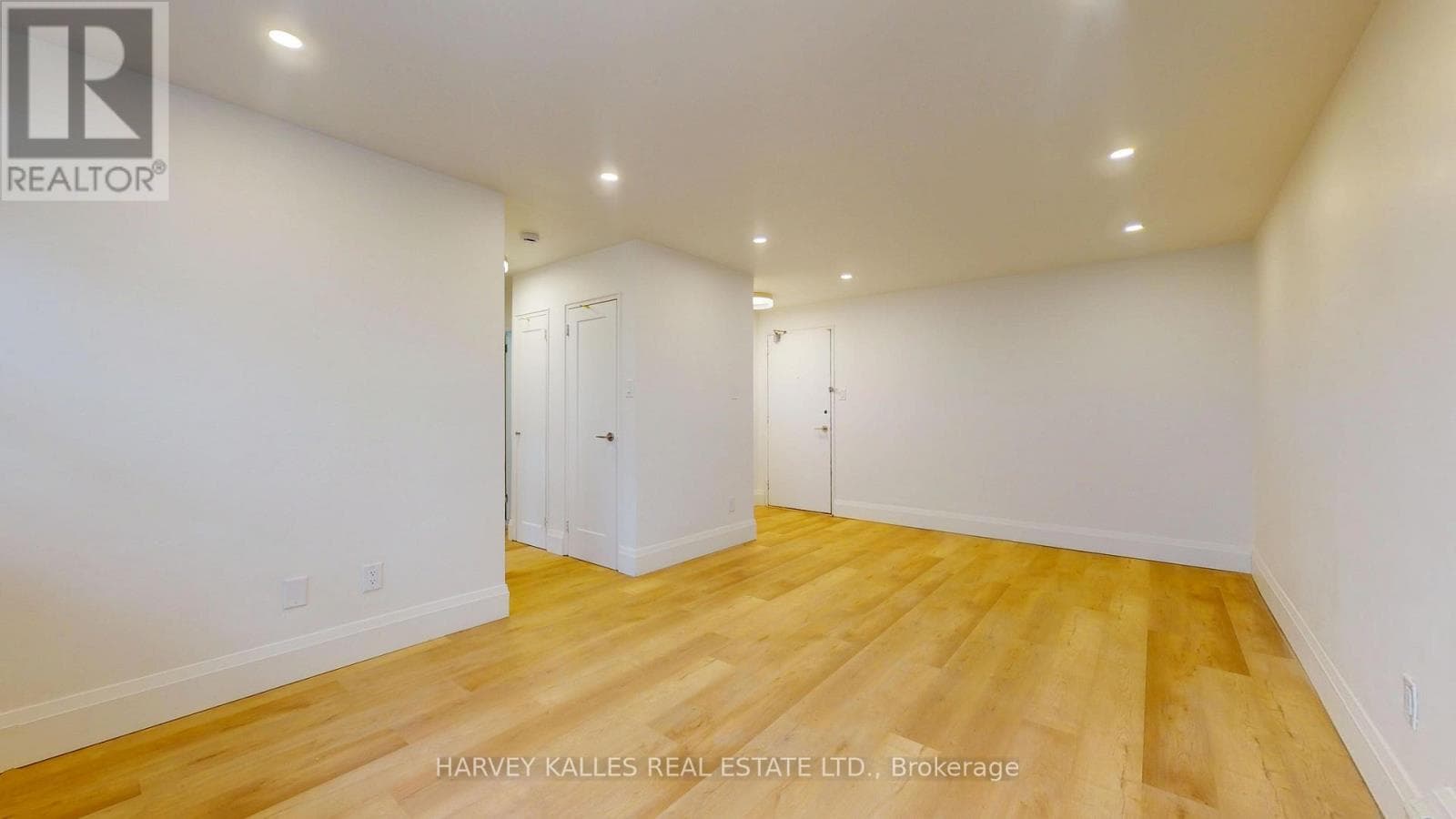 Multi-family at 14- 1 Marquette Avenue, Toronto (Englemount-Lawrence), Ontario - Photo 4 - RE/MAX Garden City Realty