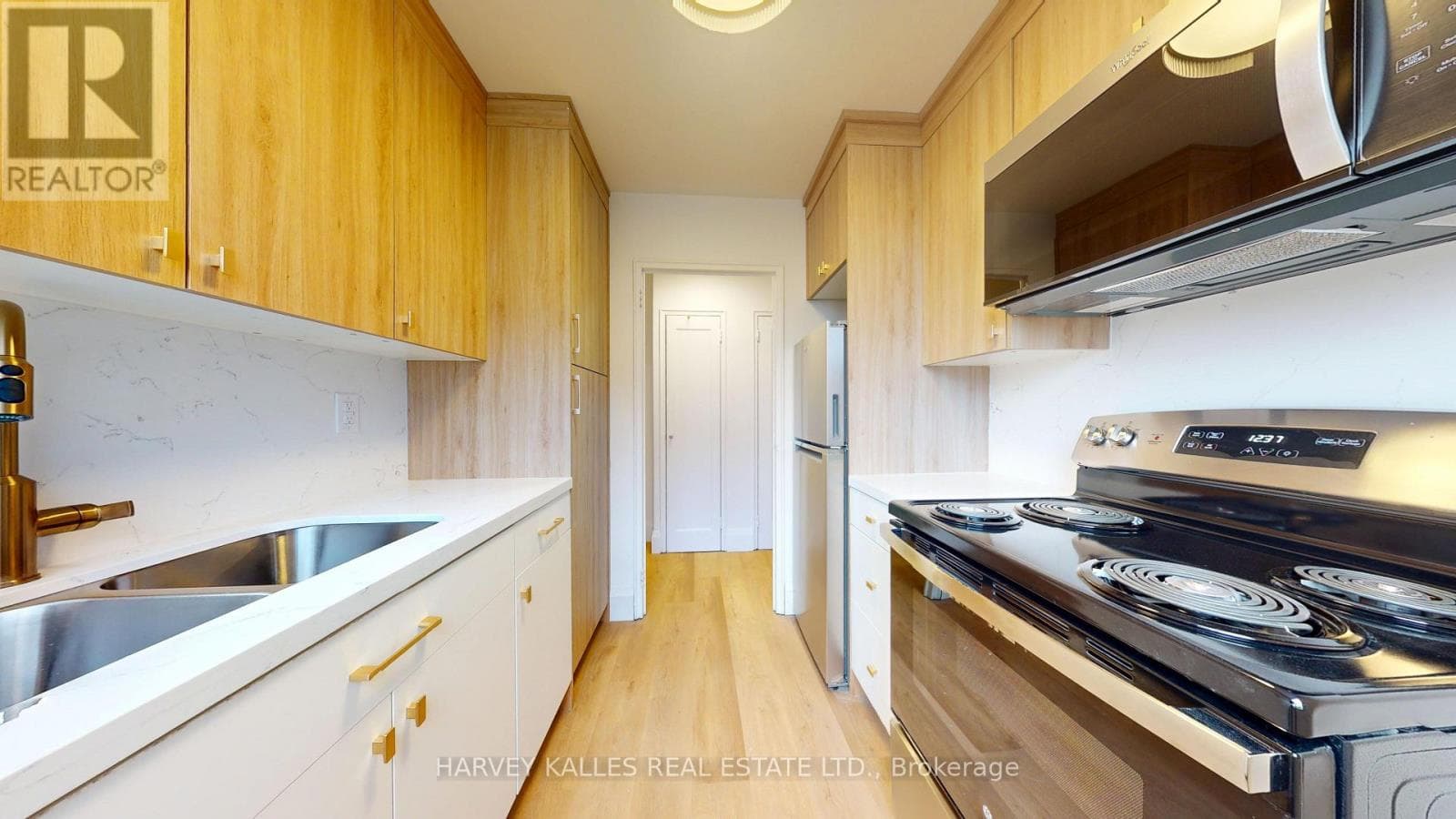 Multi-family at 14- 1 Marquette Avenue, Toronto (Englemount-Lawrence), Ontario - Photo 5 - RE/MAX Garden City Realty