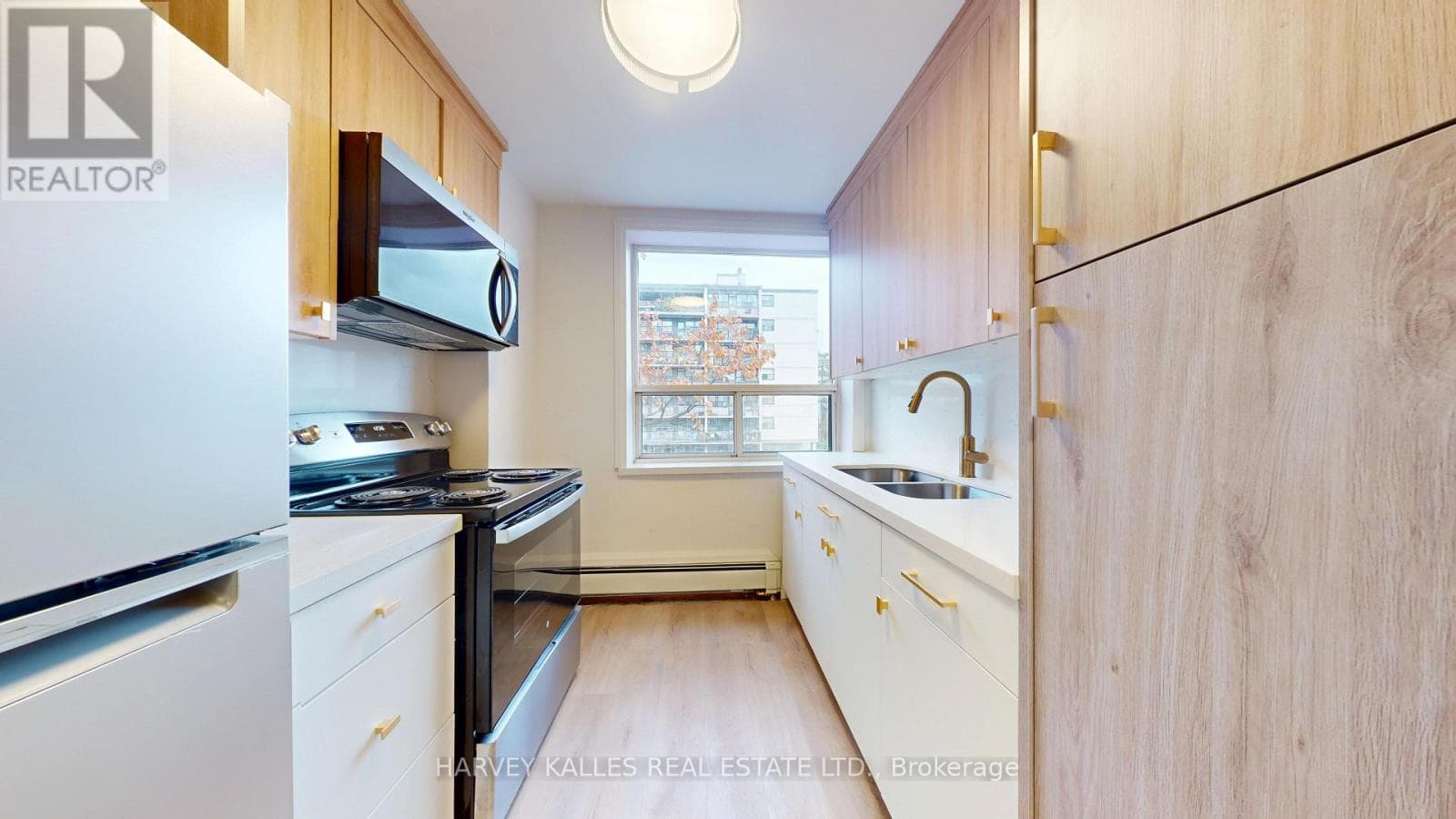 Multi-family at 14- 1 Marquette Avenue, Toronto (Englemount-Lawrence), Ontario - Photo 6 - RE/MAX Garden City Realty