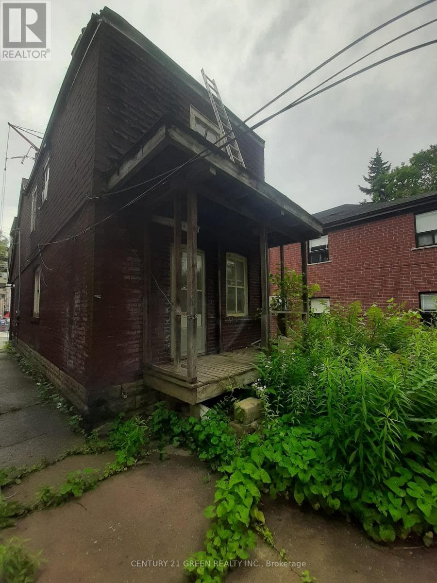 384 Coxwell Avenue