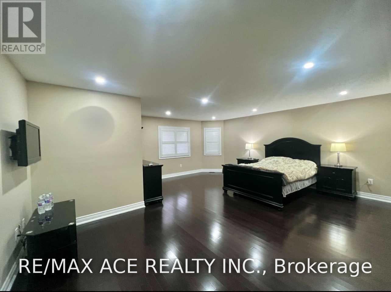Single Family at Upper- 73 Birch Tree Trail, Brampton (Brampton East), Ontario - Photo 10 - RE/MAX Garden City Realty