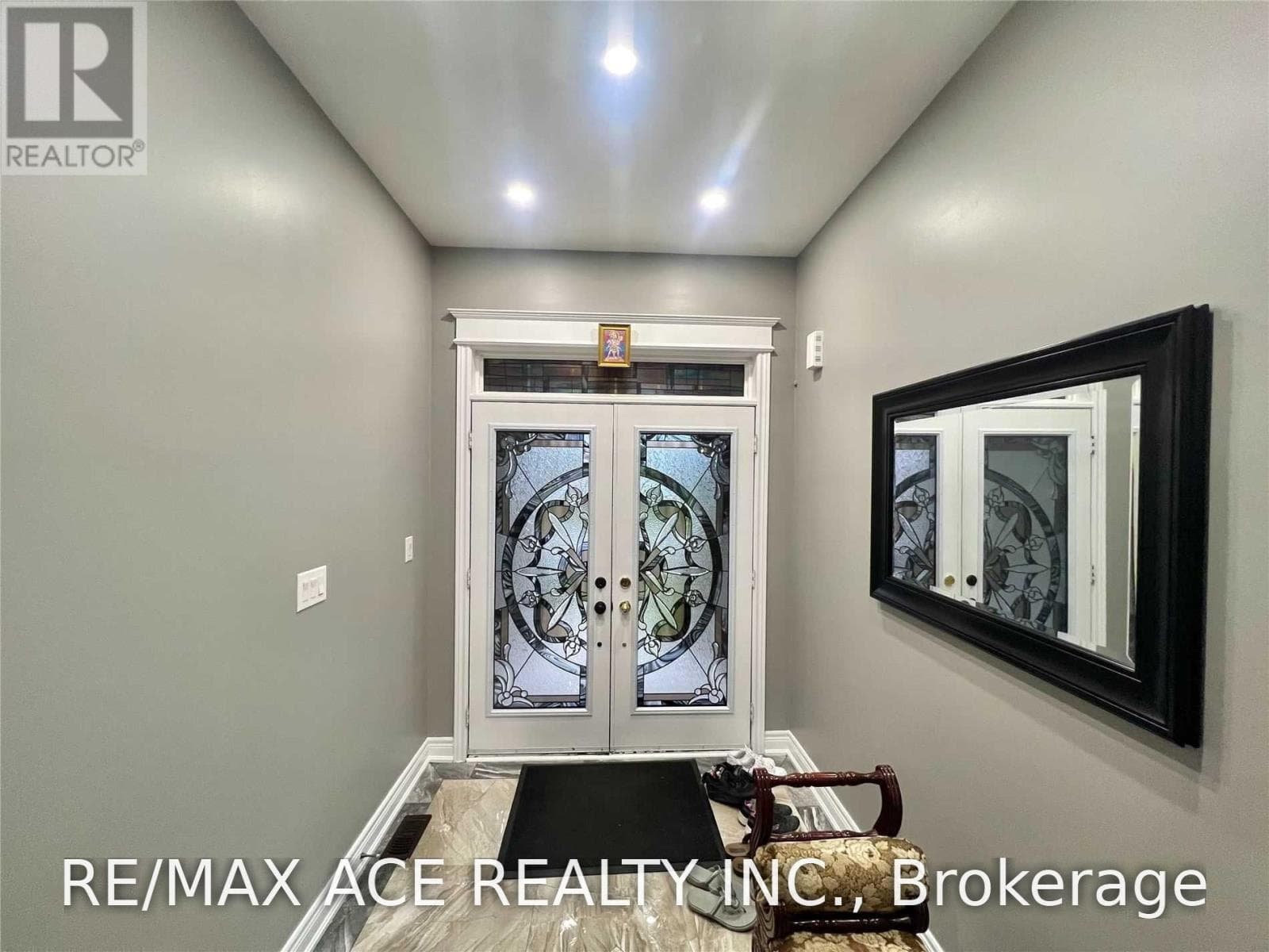 Single Family at Upper- 73 Birch Tree Trail, Brampton (Brampton East), Ontario - Photo 2 - RE/MAX Garden City Realty