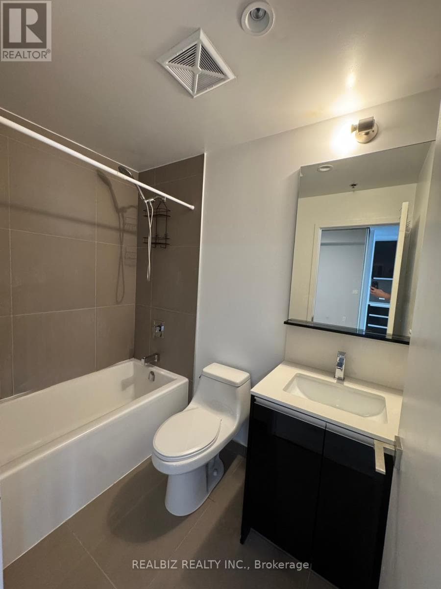 Single Family at 429- 20 Minowan Miikan Lane, Toronto (Little Portugal), Ontario - Photo 7 - RE/MAX Garden City Realty