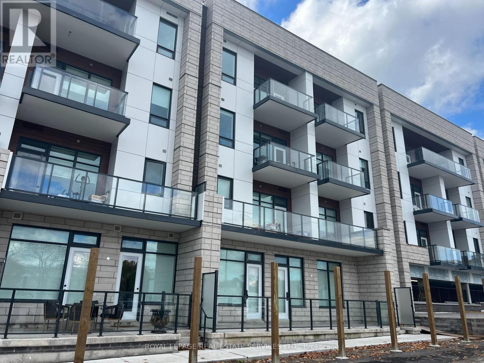 313- 123 Maurice Drive