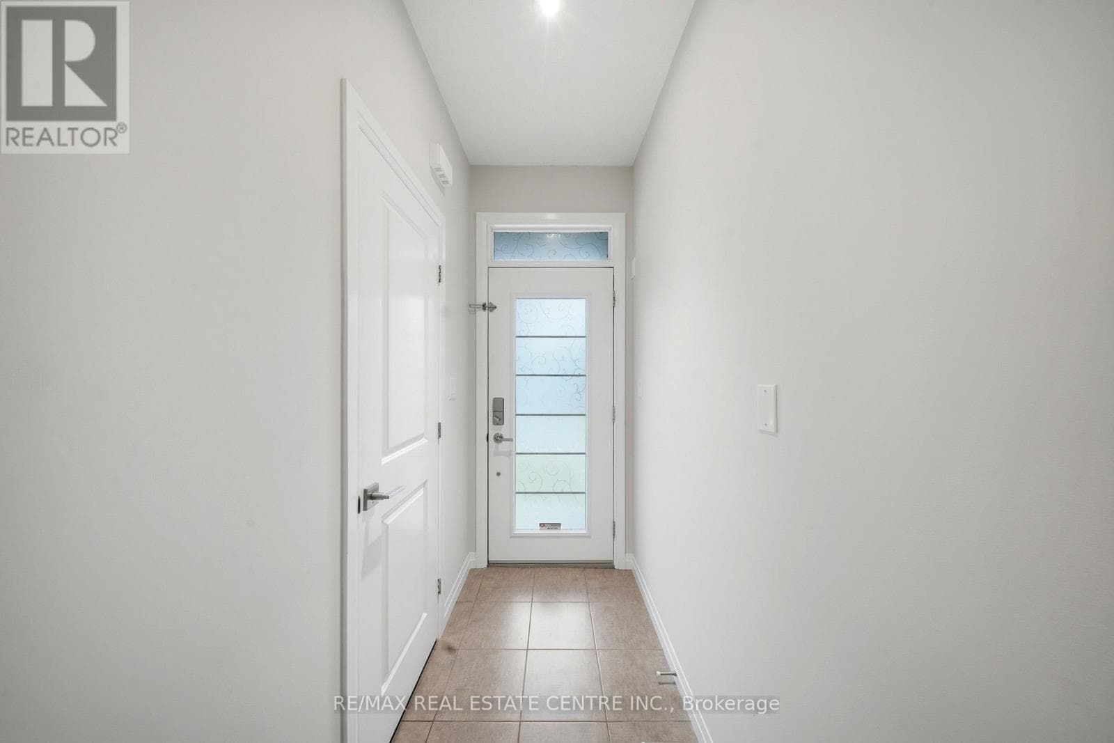 Single Family at 37- 30 Times Square Boulevard, Hamilton (Stoney Creek), Ontario - Photo 5 - RE/MAX Garden City Realty