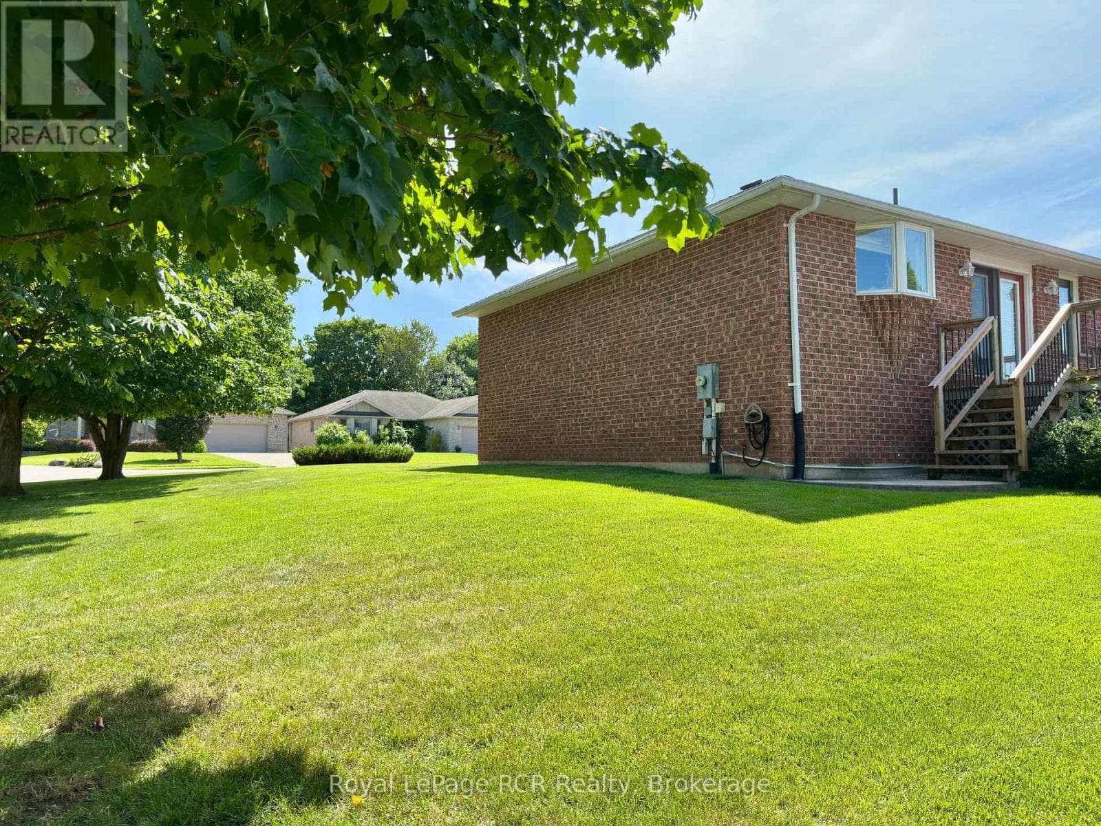 Single Family at 238 4th Street Crescent, Hanover, Ontario - Photo 3 - RE/MAX Garden City Realty