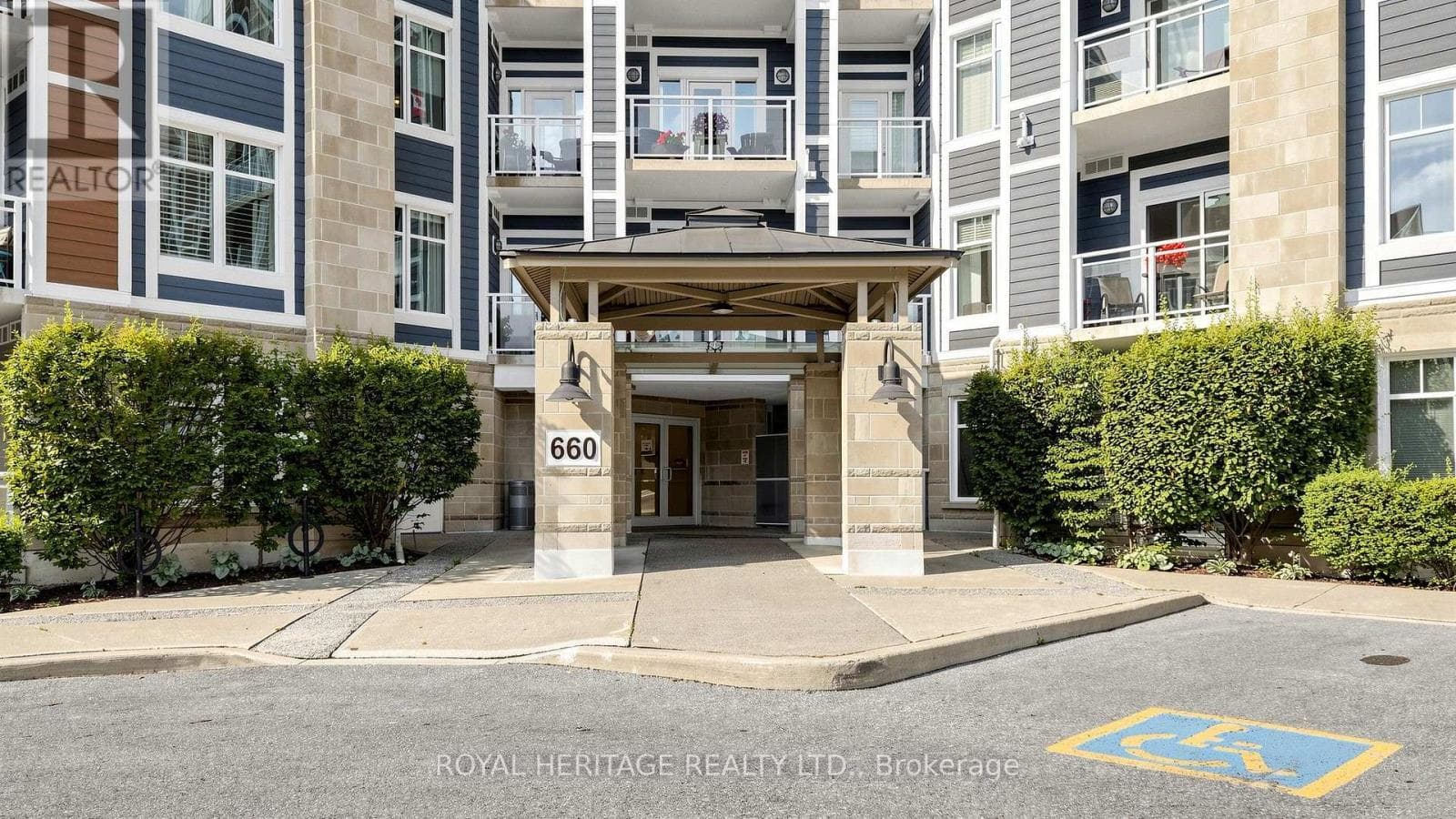 215- 660 Gordon Street