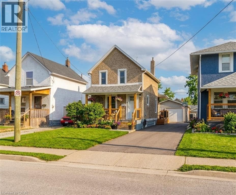 Single Family at 109 WILTON Avenue, Welland, Ontario - Photo 5 - RE/MAX Garden City Realty