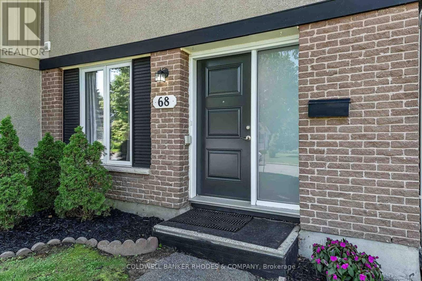 Single Family at 68 Costello Avenue, Ottawa, Ontario - Photo 2 - RE/MAX Garden City Realty
