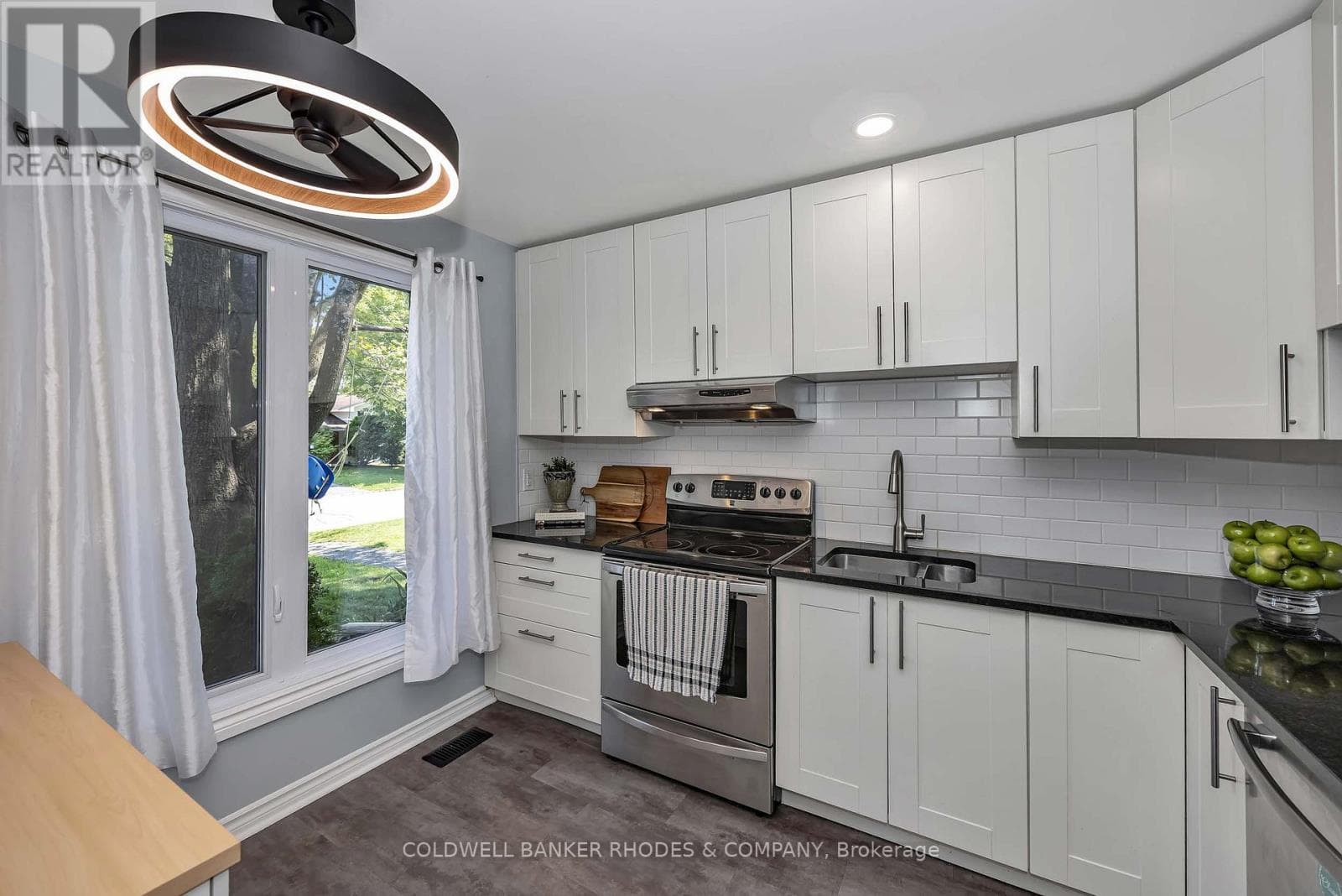 Single Family at 68 Costello Avenue, Ottawa, Ontario - Photo 7 - RE/MAX Garden City Realty