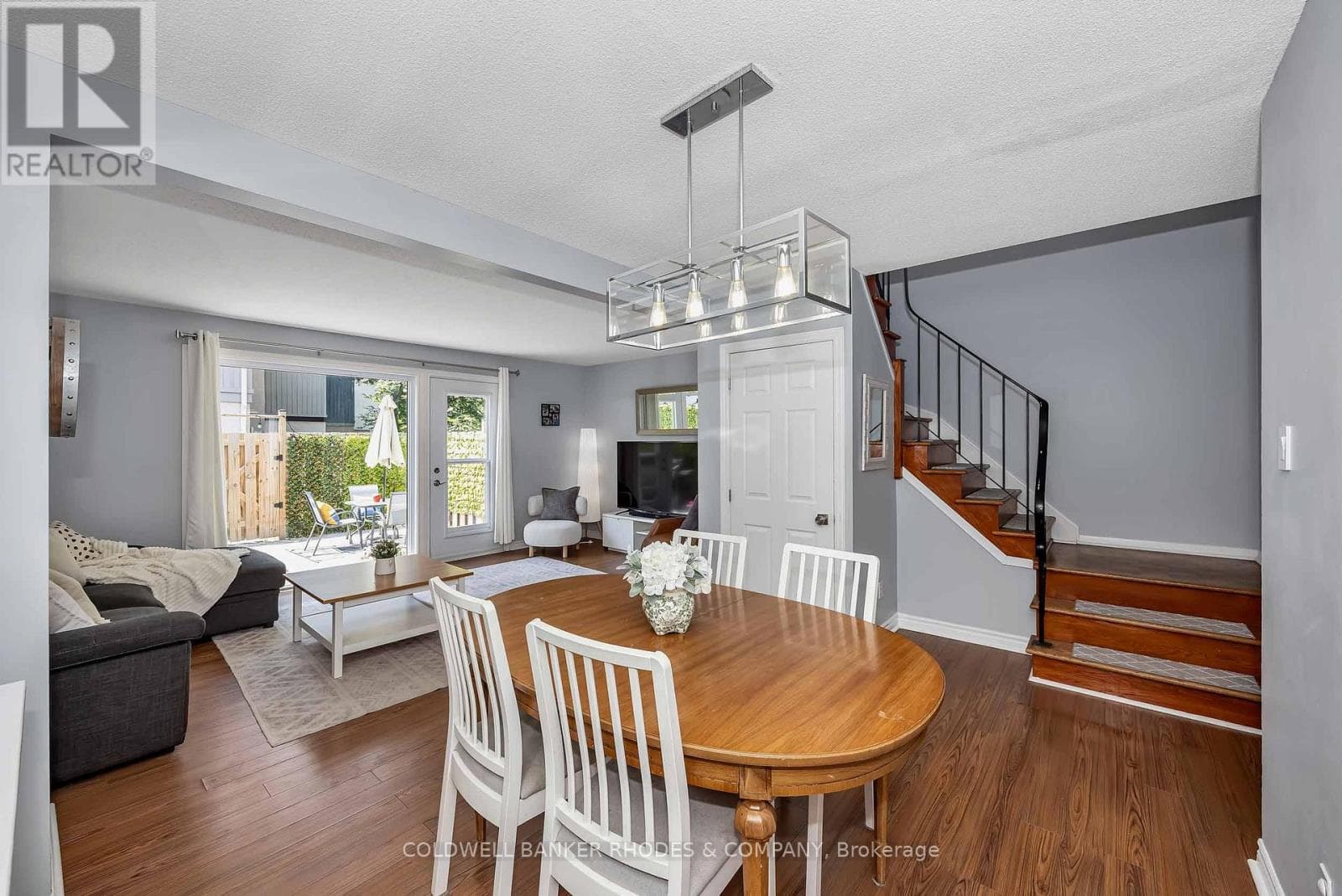 Single Family at 68 Costello Avenue, Ottawa, Ontario - Photo 9 - RE/MAX Garden City Realty