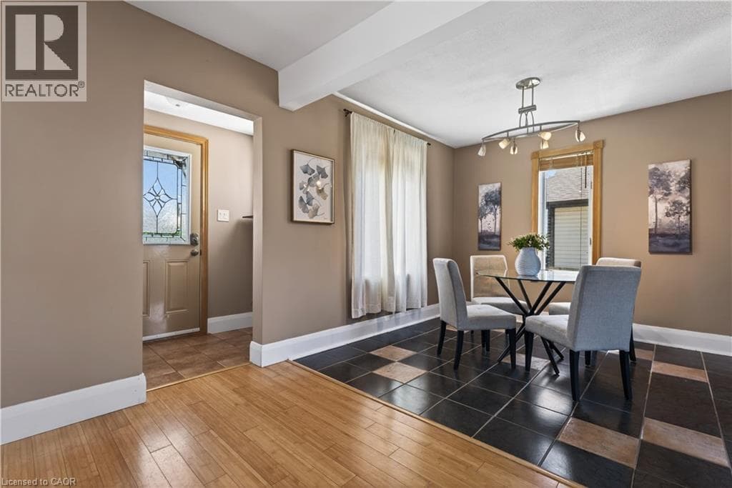 Single Family at 71 SCHOLFIELD Avenue, Welland, Ontario - Photo 6 - RE/MAX Garden City Realty