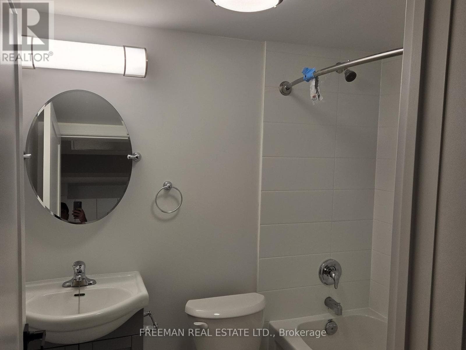 Single Family at , , ON - Photo 6 - RE/MAX Garden City Realty