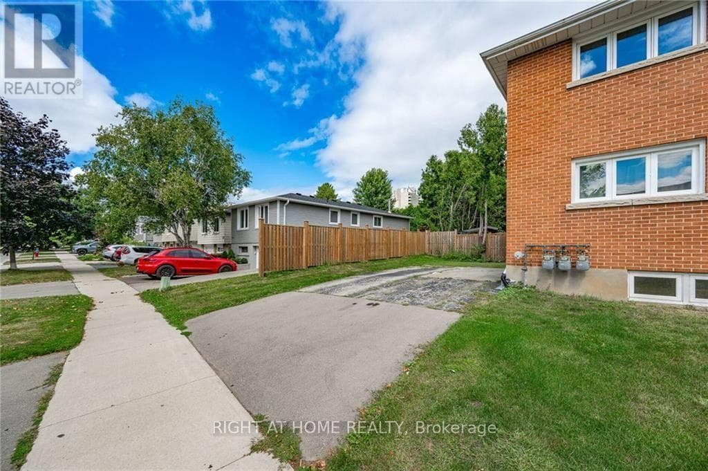 Multi-family at B- 1385 Olga Drive, Burlington (Brant), Ontario - Photo 2 - RE/MAX Garden City Realty