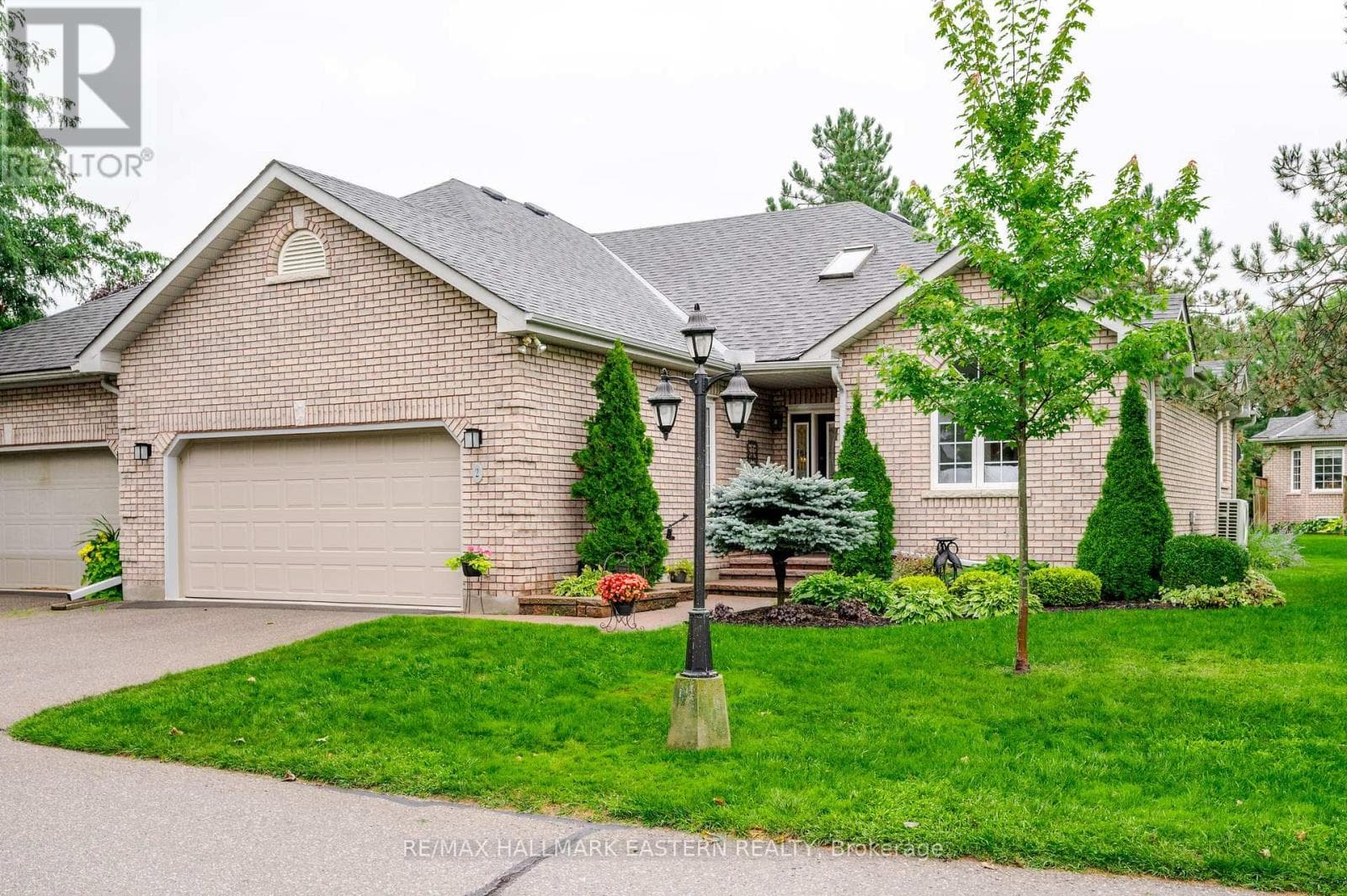 Single Family at 2- 300 Franmor Drive, Peterborough (Ashburnham Ward 4), Ontario - Photo 4 - RE/MAX Garden City Realty