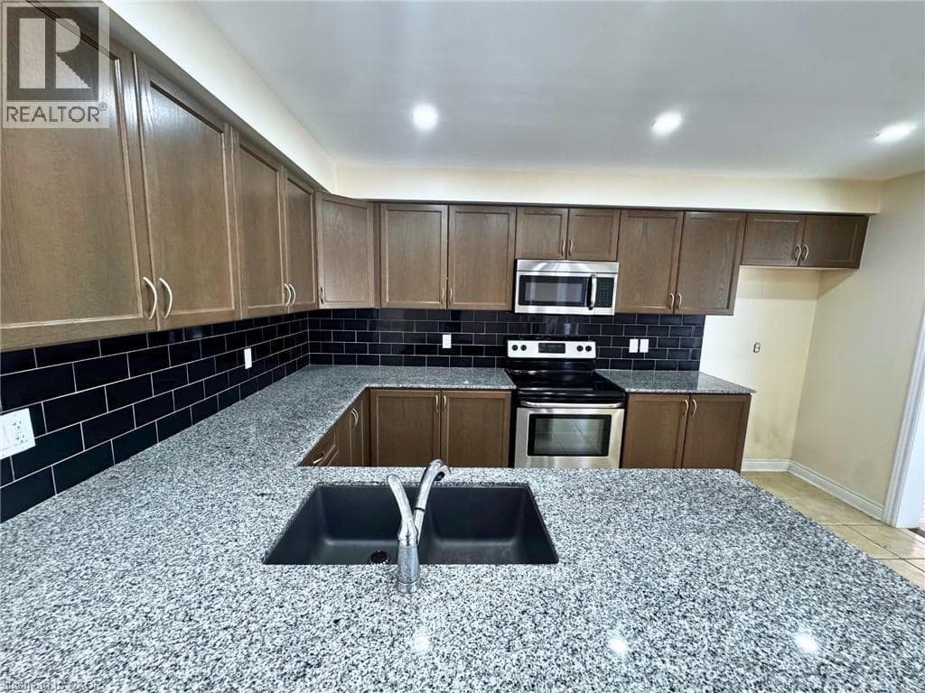 Single Family at 11 KEITH Crescent, Niagara-on-the-Lake, Ontario - Photo 8 - RE/MAX Garden City Realty
