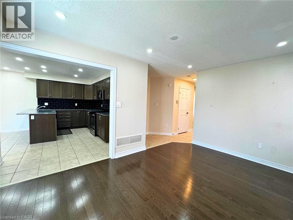 Single Family at 11 KEITH Crescent, Niagara-on-the-Lake, Ontario - Photo 4 - RE/MAX Garden City Realty