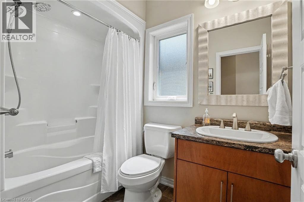 Single Family at 12 SILVERWOOD Avenue, Welland, Ontario - Photo 6 - RE/MAX Garden City Realty