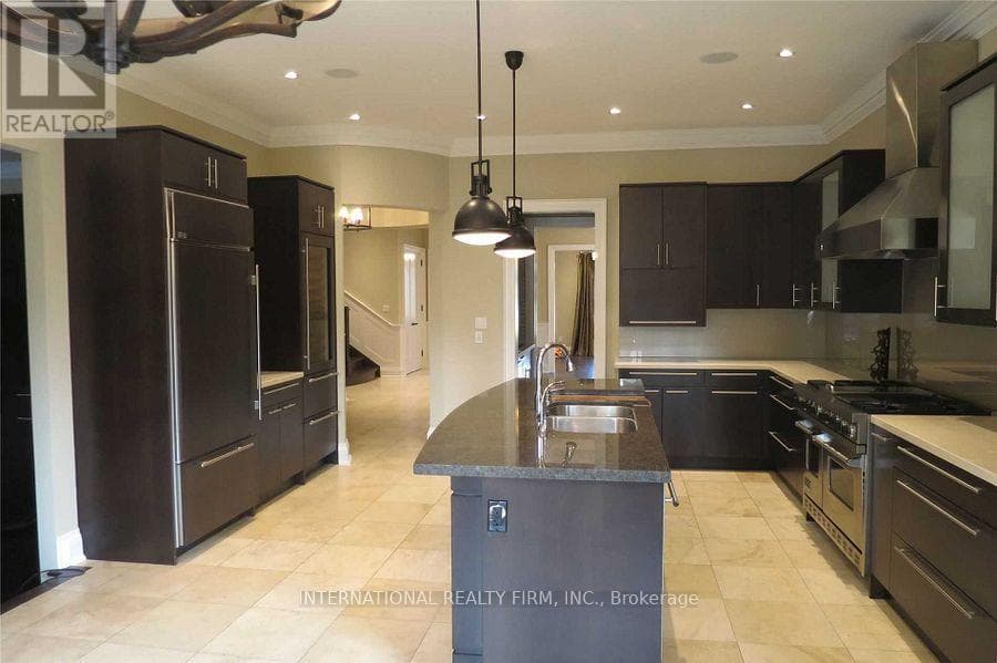 Single Family at 76 De Vere Gardens, Toronto (Bedford Park-Nortown), Ontario - Photo 10 - RE/MAX Garden City Realty