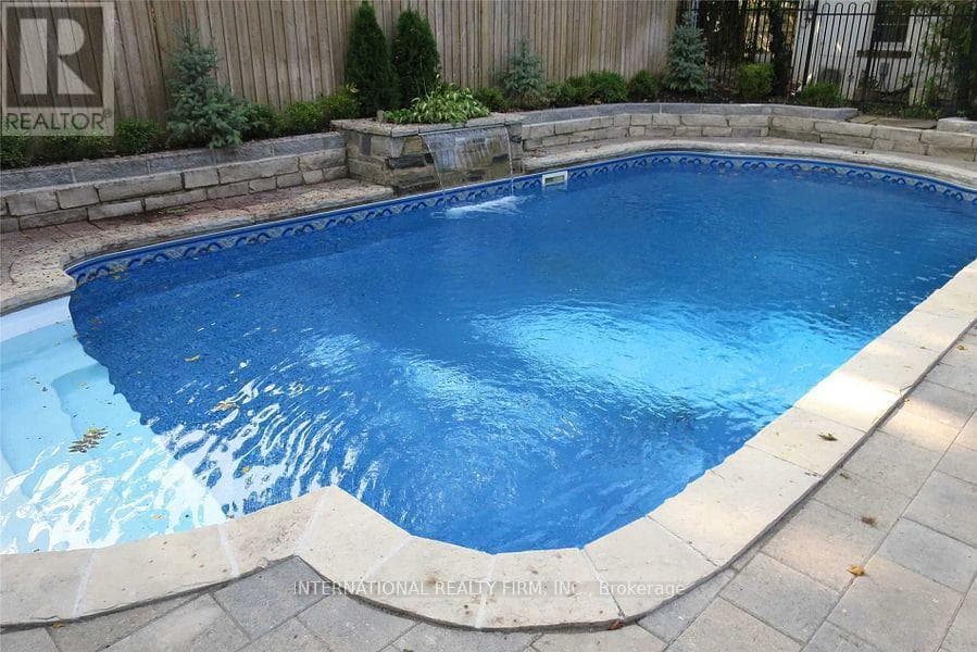 Single Family at 76 De Vere Gardens, Toronto (Bedford Park-Nortown), Ontario - Photo 3 - RE/MAX Garden City Realty