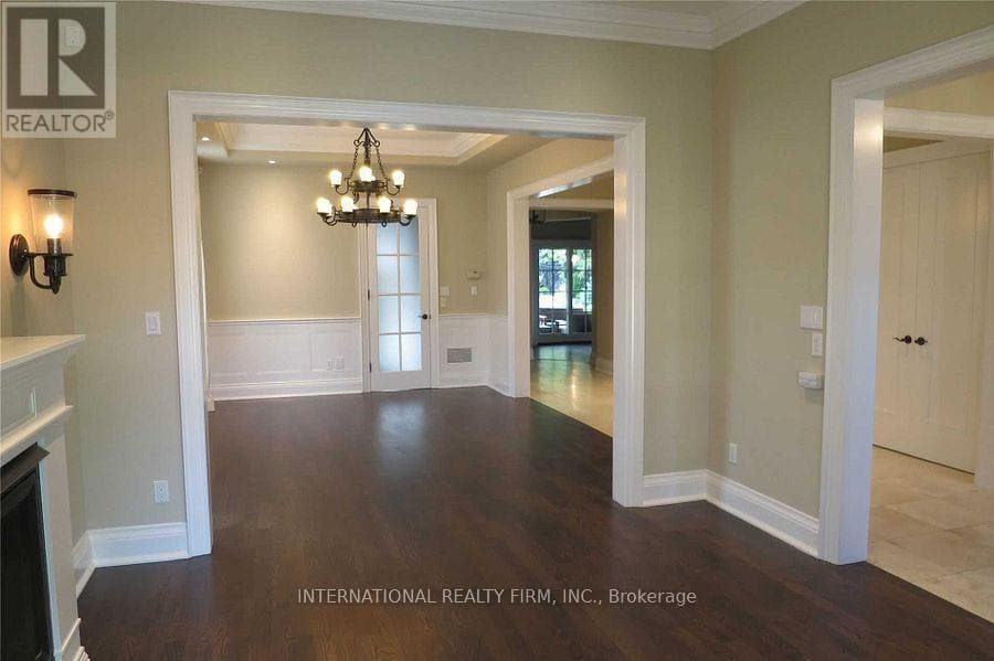 Single Family at 76 De Vere Gardens, Toronto (Bedford Park-Nortown), Ontario - Photo 9 - RE/MAX Garden City Realty