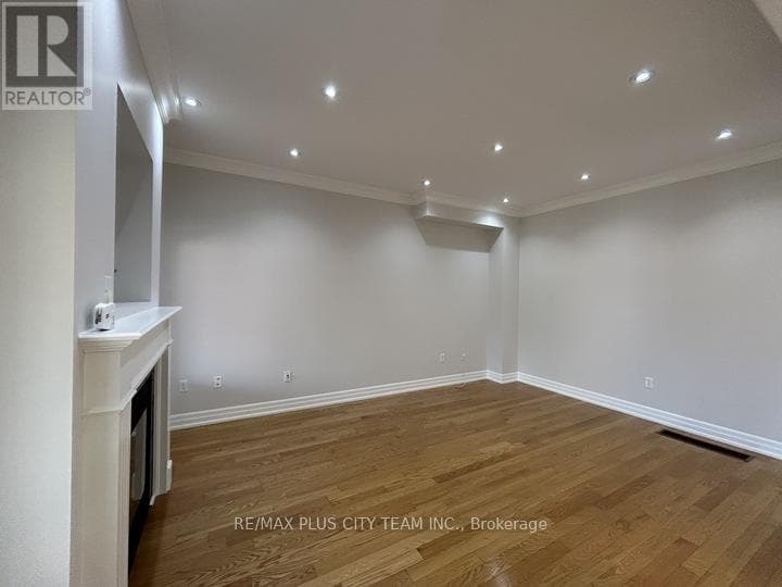 Single Family at 59 Trish Drive, Richmond Hill (Oak Ridges Lake Wilcox), Ontario - Photo 3 - RE/MAX Garden City Realty