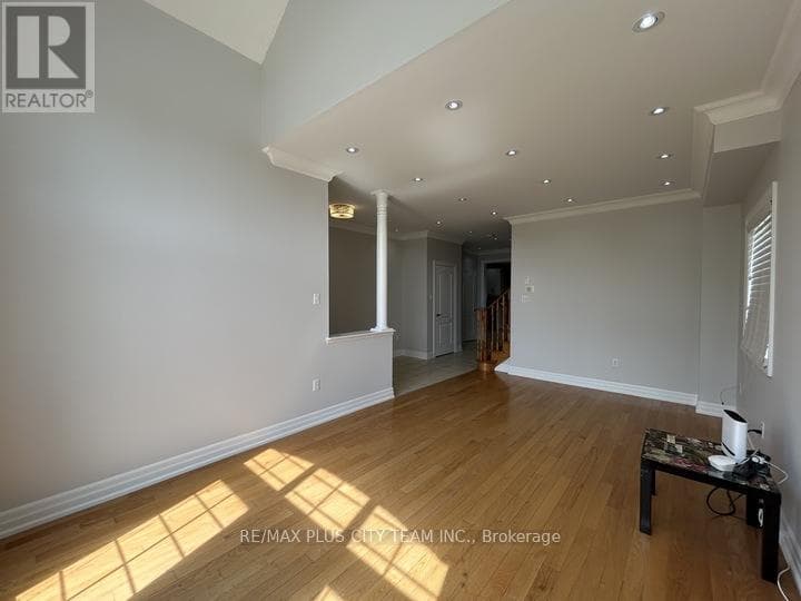 Single Family at 59 Trish Drive, Richmond Hill (Oak Ridges Lake Wilcox), Ontario - Photo 6 - RE/MAX Garden City Realty