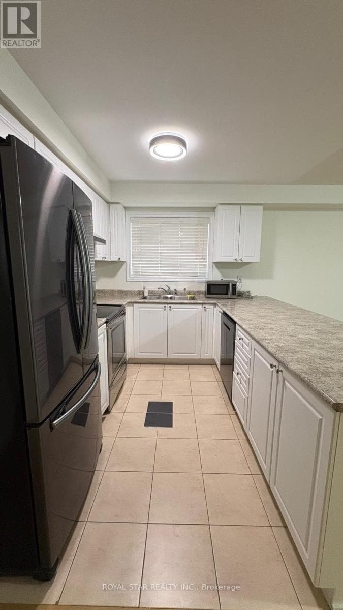 Single Family at 31- 200 Veterans Drive, Brampton (Northwest Brampton), Ontario - Photo 2 - RE/MAX Garden City Realty