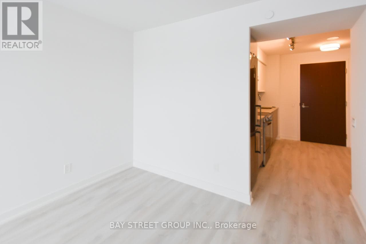 Single Family at 1010- 120 Varna Drive, Toronto (Englemount-Lawrence), Ontario - Photo 10 - RE/MAX Garden City Realty