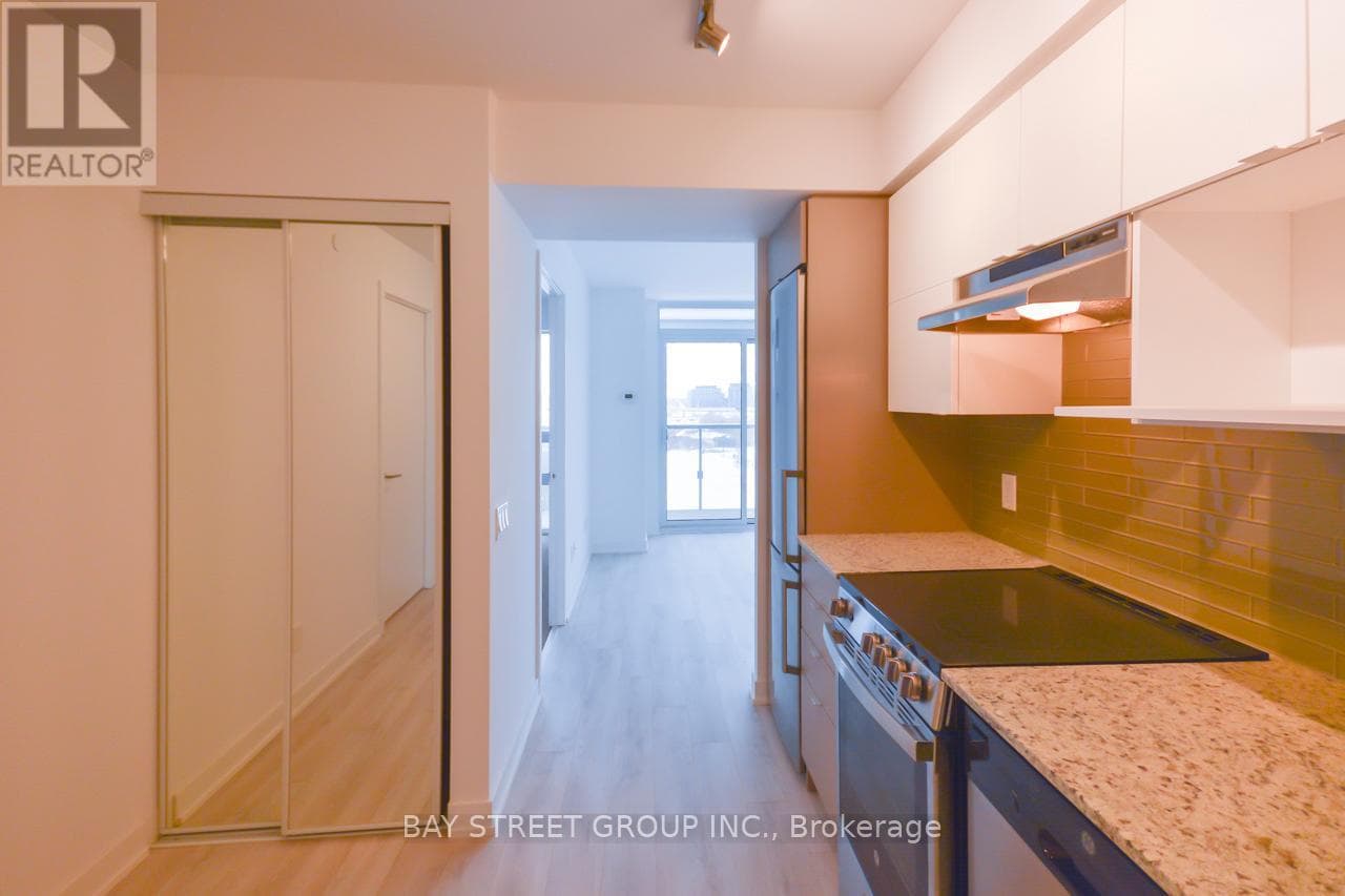 Single Family at 1010- 120 Varna Drive, Toronto (Englemount-Lawrence), Ontario - Photo 4 - RE/MAX Garden City Realty
