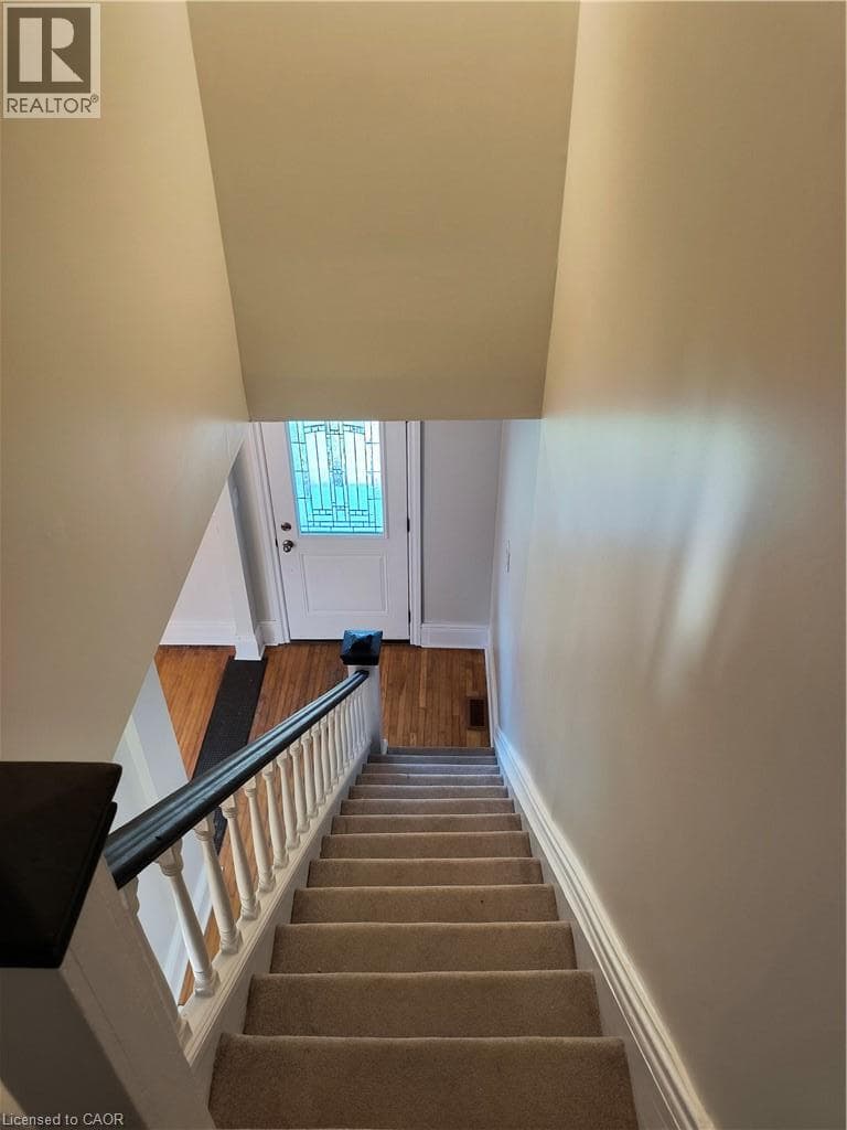 Single Family at 4208 TERRACE Avenue, Niagara Falls, Ontario - Photo 8 - RE/MAX Garden City Realty