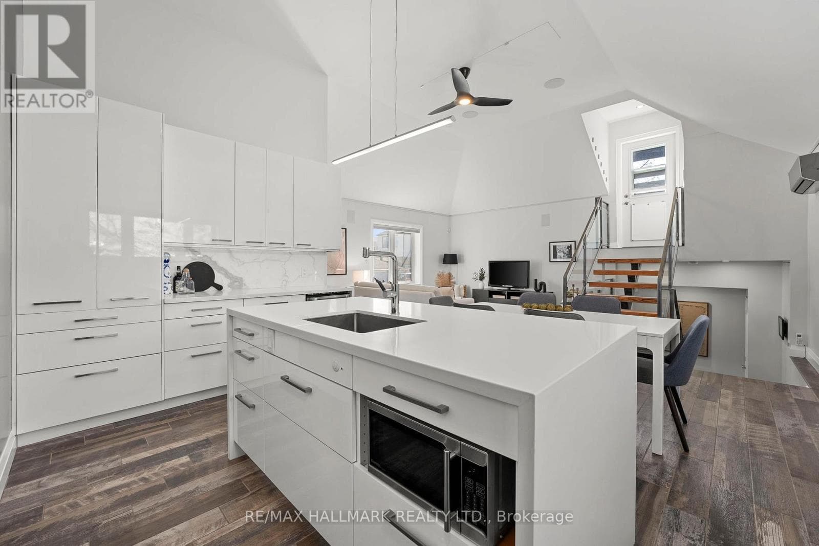 Multi-family at 272 King Edward Avenue, Toronto (Woodbine-Lumsden), Ontario - Photo 6 - RE/MAX Garden City Realty